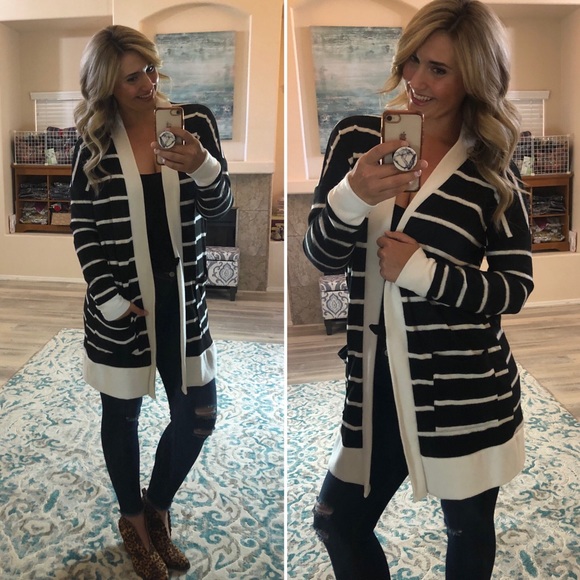 Last 1! SMALL Chic Black & White Striped Cardigan - Picture 2 of 5